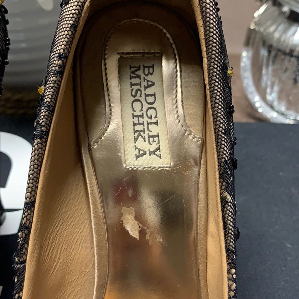 Badgley Mischka 'Stella' Pump - Picture 12 of 16